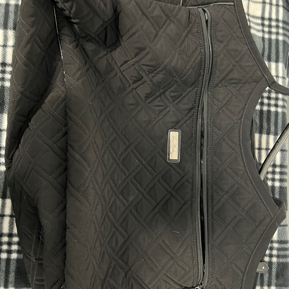 Large vera Bradley black quilted bag multiple inside and outside pockets. - Picture 2 of 2